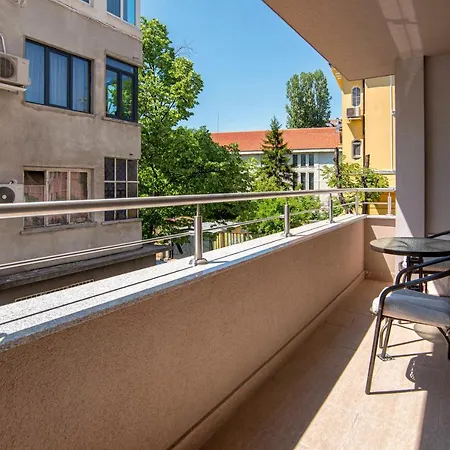 Apartmán Stylishly Designed In Central With Parking Sofie