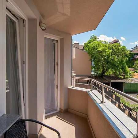 Stylishly Designed In Central With Parking Apartmán Sofie
